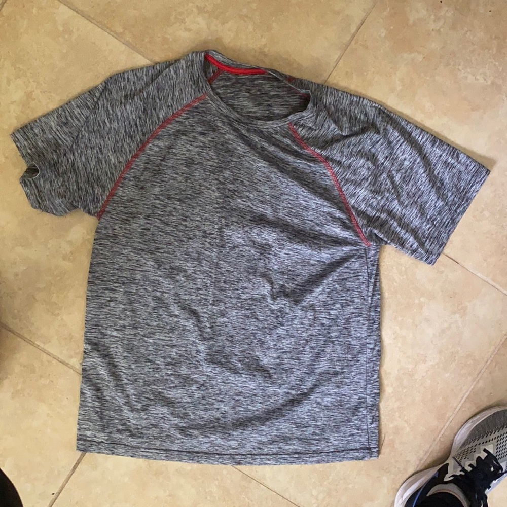 Men’s active wear gray shirt